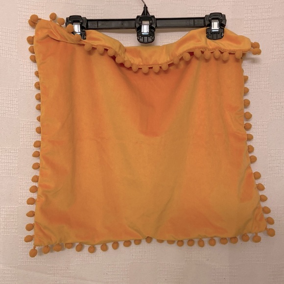 EUC 1 Set of 2 decorative accent pillow cases, like new - Picture 2 of 5